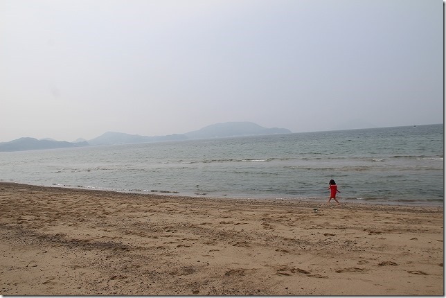 子供と糸島の海岸