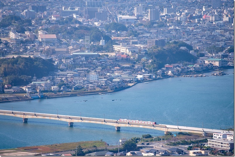 筑肥線を走る電車、松浦川の橋