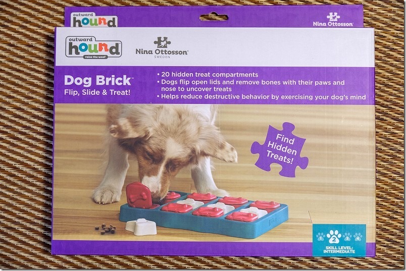 犬の知育玩具「ニーナオットソンDogBrick」でノーズワーク