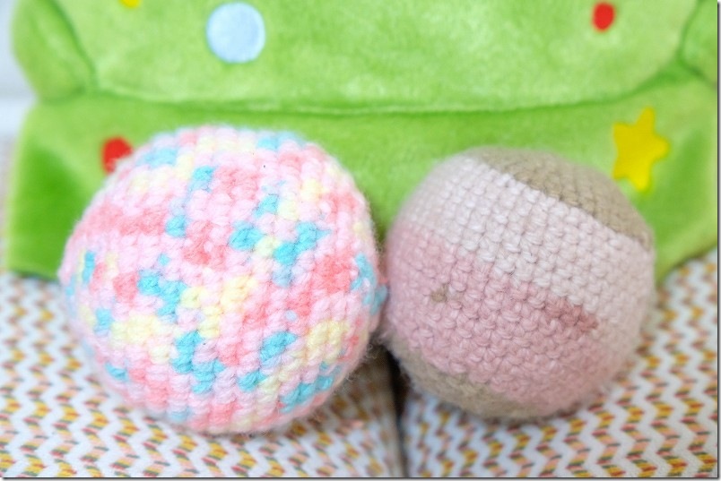 ダイソーのカラフル（ポッピングピンク）で作った毛糸のボール 犬用