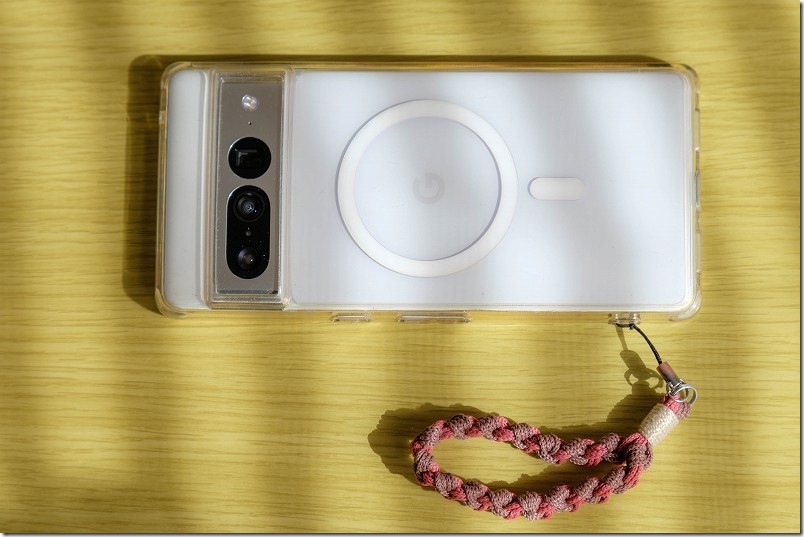 DIYで手編みで作成したスマホのストラップ 100均（ダイソー）のマクラメヤーン（MACRAME YARN） 細 FINE使用