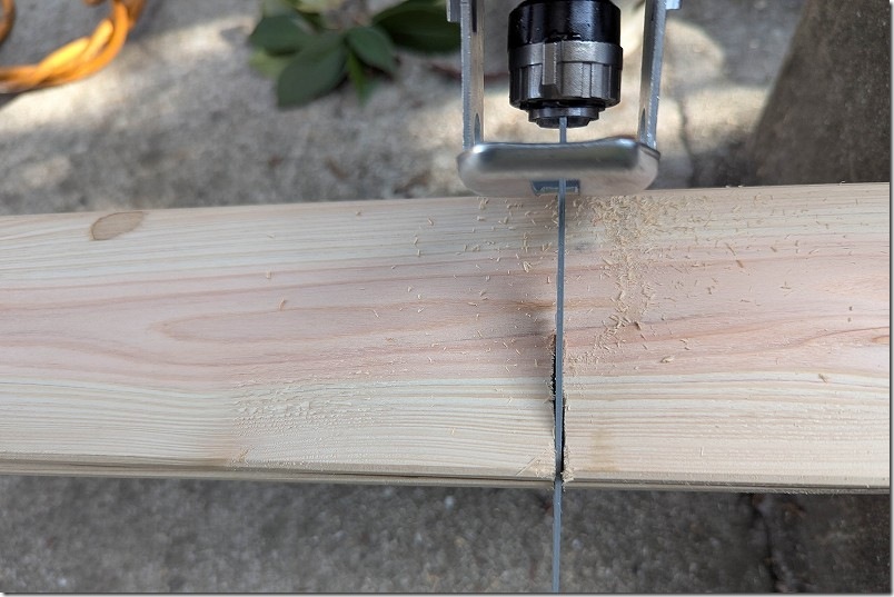 ブランコのベンチ(座面)部分の作成|作成寸法。電気ノコギリで切断 ブランコのベンチ(座面)部分の作成|作成寸法。電気ノコギリで切断