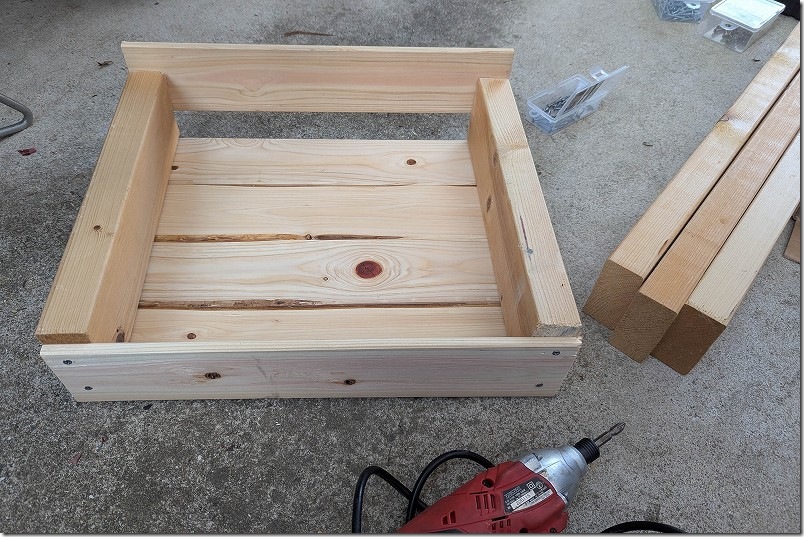 犬用ブランコのベンチ(座面)部分が完成(チワワ用) 犬用ブランコのベンチ(座面)部分が完成(チワワ用)