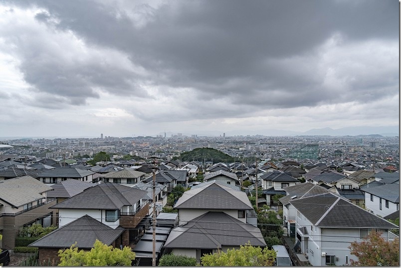 生松台中央公園 下段側からの景観｜福岡市街（住宅街が近くなる）