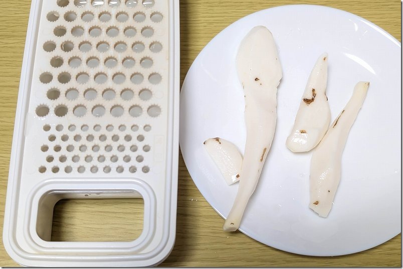土嚢袋栽培で収穫した自然薯を食べる