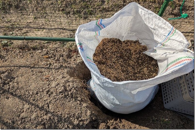 自然薯・つくね芋の栽培に使った土・使用量｜土嚢袋栽培